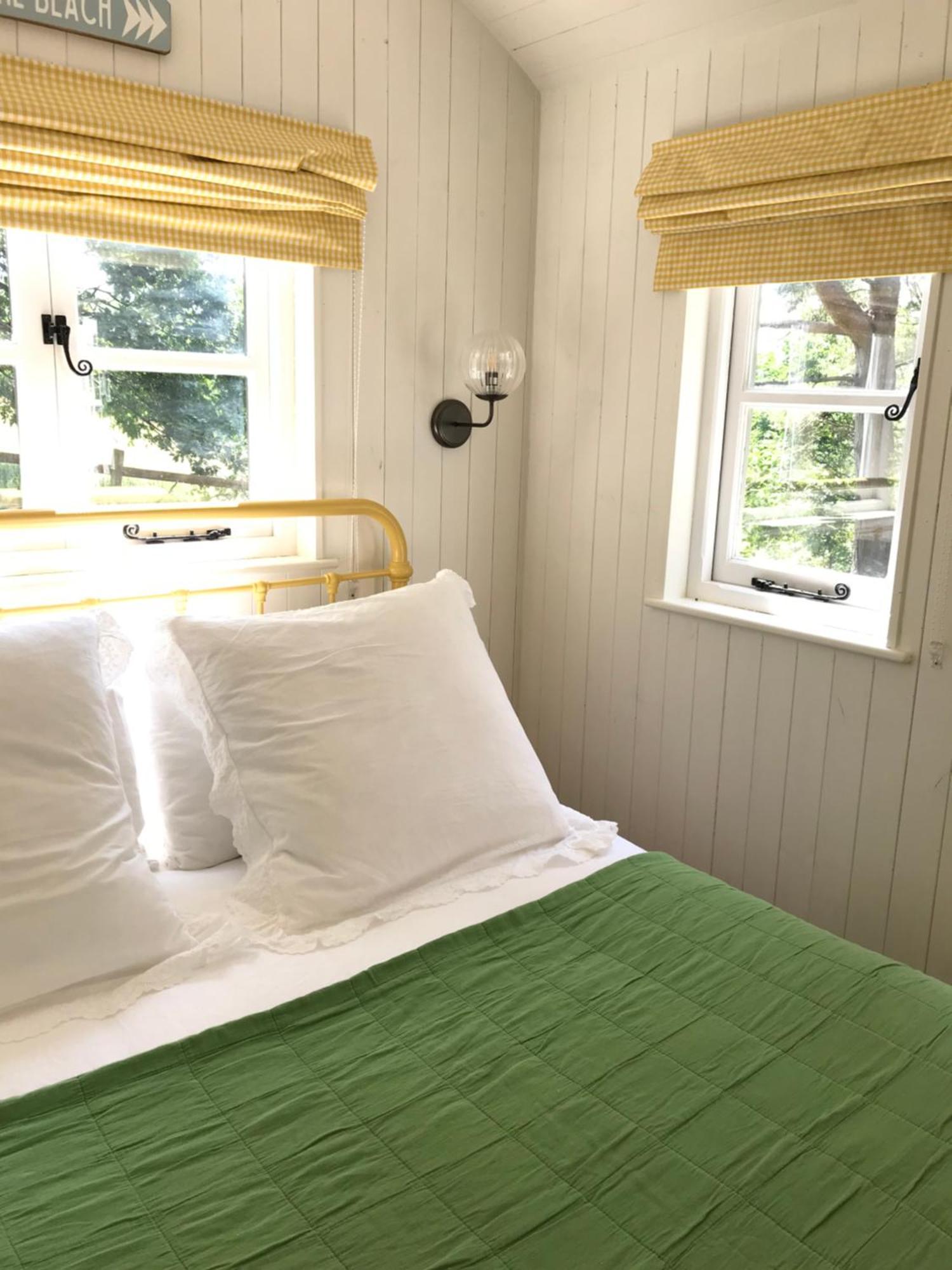 Shepherd'S Hut At Rosewood House 利斯卡德 外观 照片