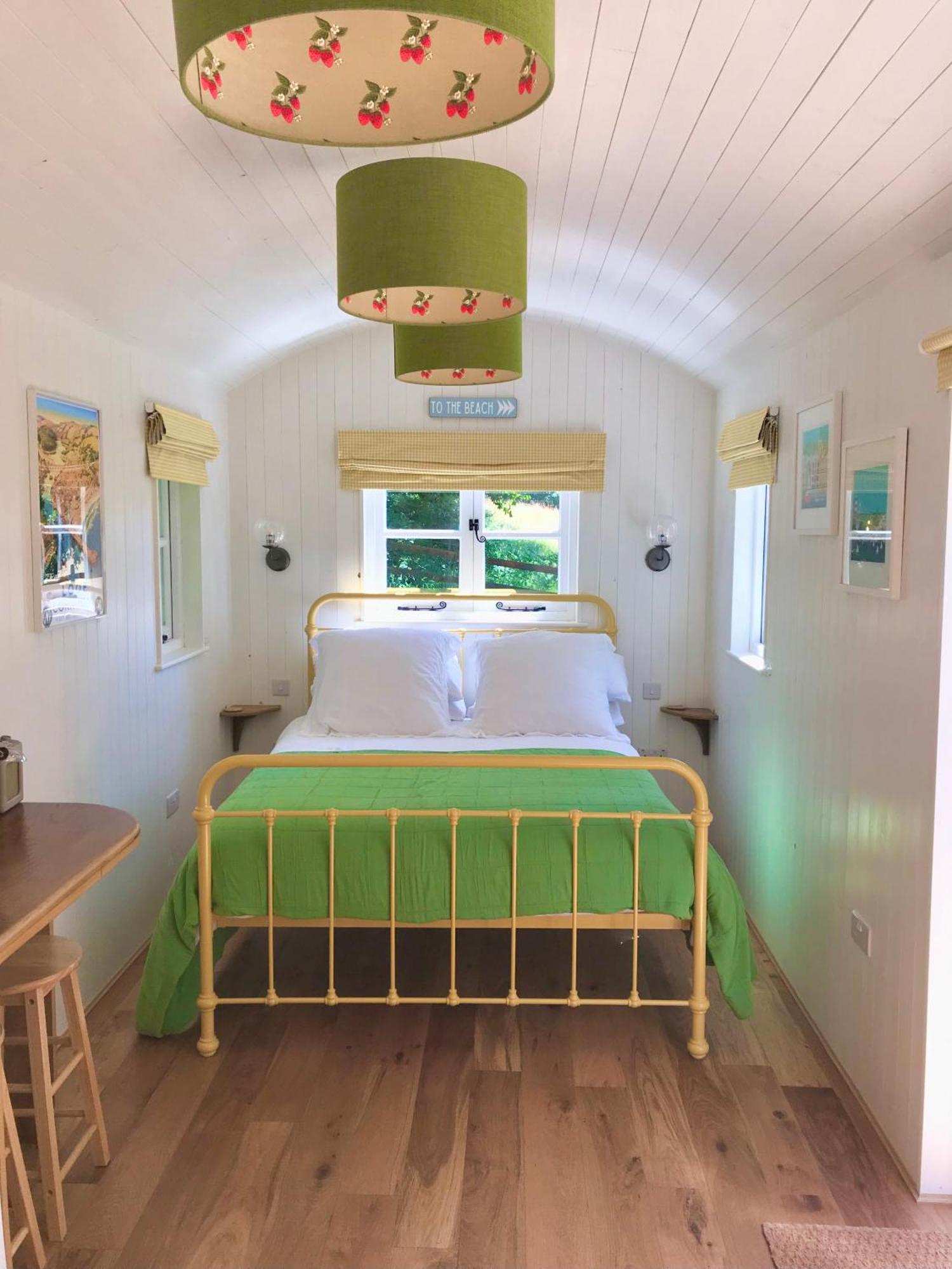 Shepherd'S Hut At Rosewood House 利斯卡德 外观 照片